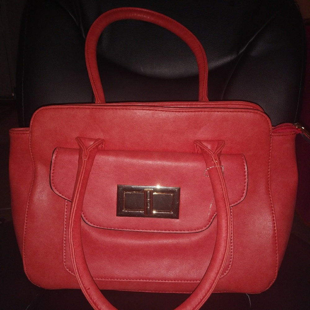 Limelight coral purse